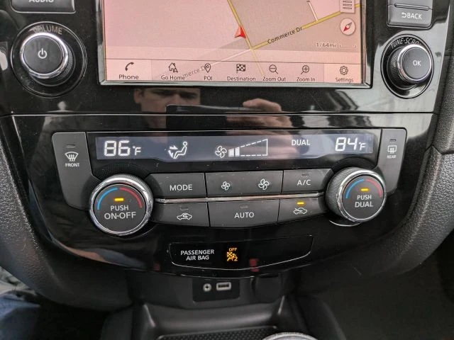 2018 Nissan Rogue - Image 15 of 21
