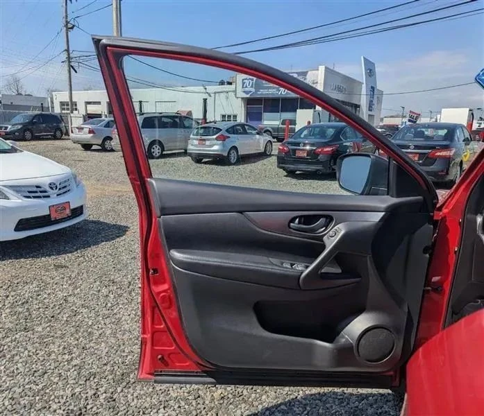 2018 Nissan Rogue - Image 9 of 12