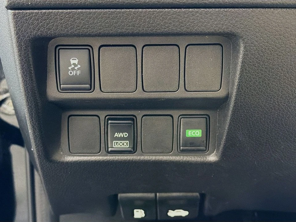 2018 Nissan Rogue - Image 11 of 12