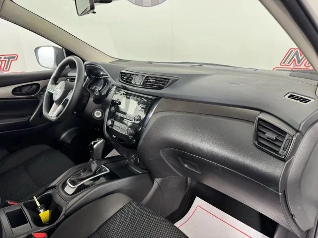 2018 Nissan Rogue - Image 12 of 21