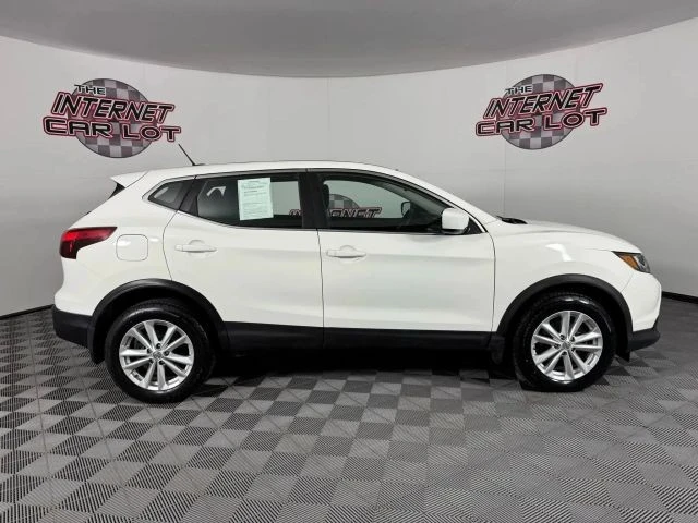 2018 Nissan Rogue - Image 8 of 12