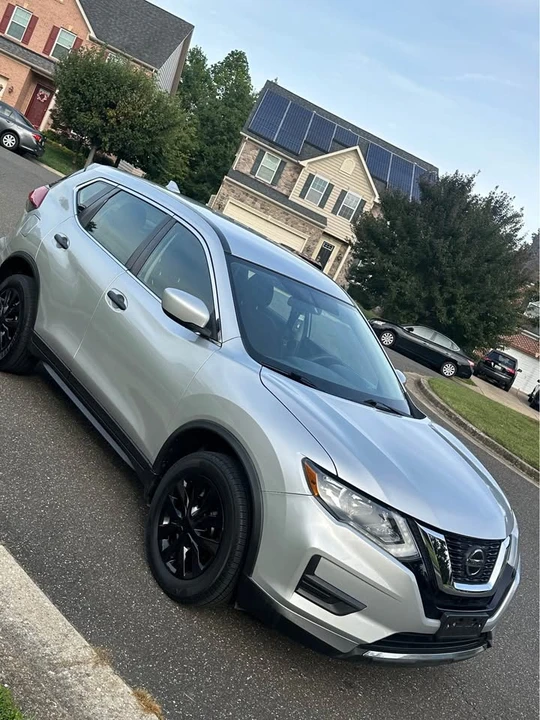 2018 Nissan Rogue - Image 3 of 12