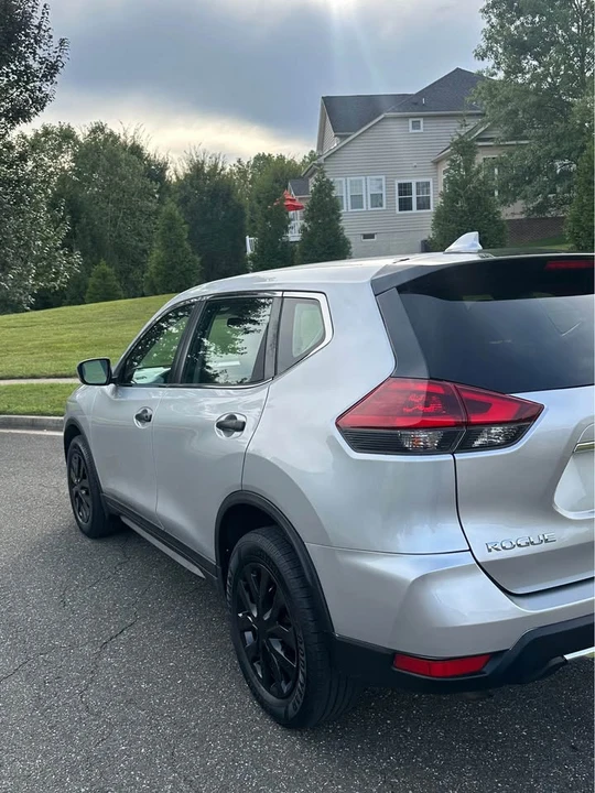 2018 Nissan Rogue - Image 7 of 12