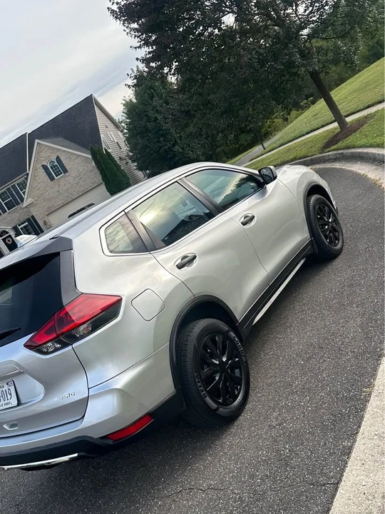 2018 Nissan Rogue - Image 4 of 12