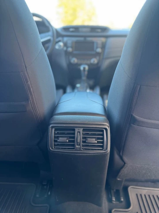 2018 Nissan Rogue - Image 10 of 12