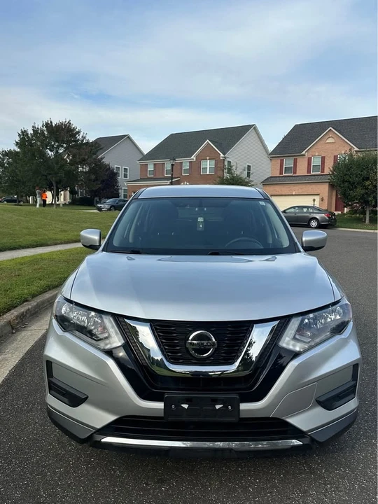 2018 Nissan Rogue - Image 2 of 12