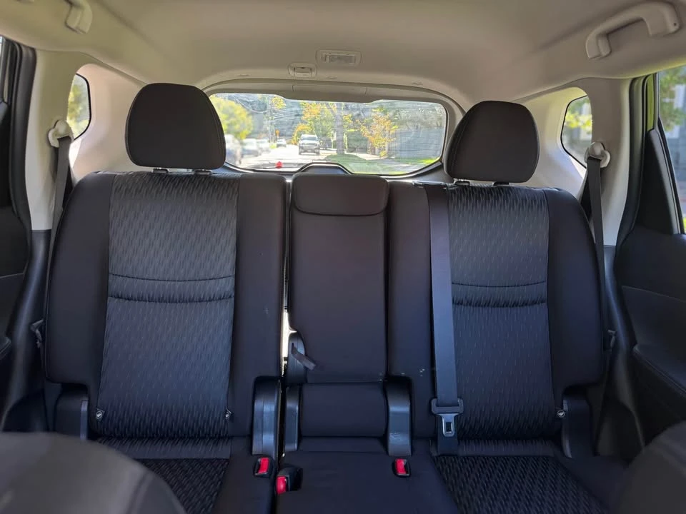 2018 Nissan Rogue - Image 11 of 12