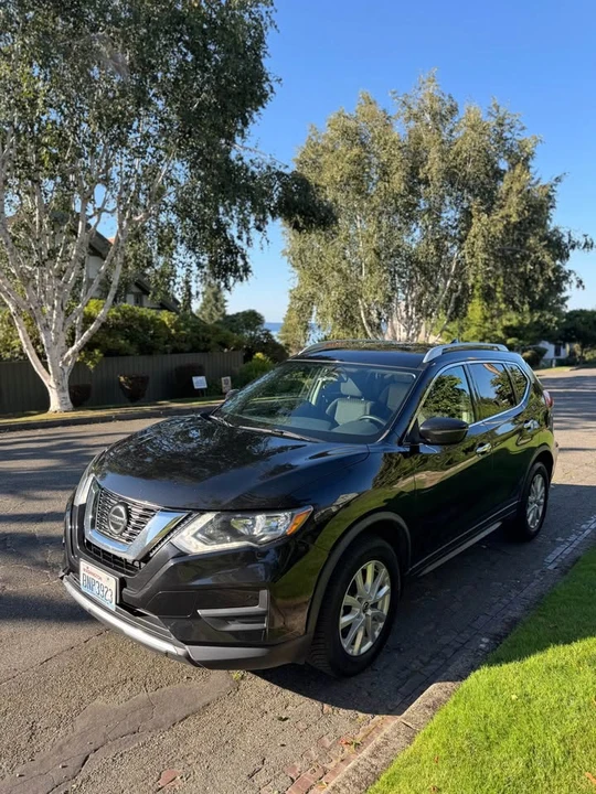 2018 Nissan Rogue - Image 2 of 12