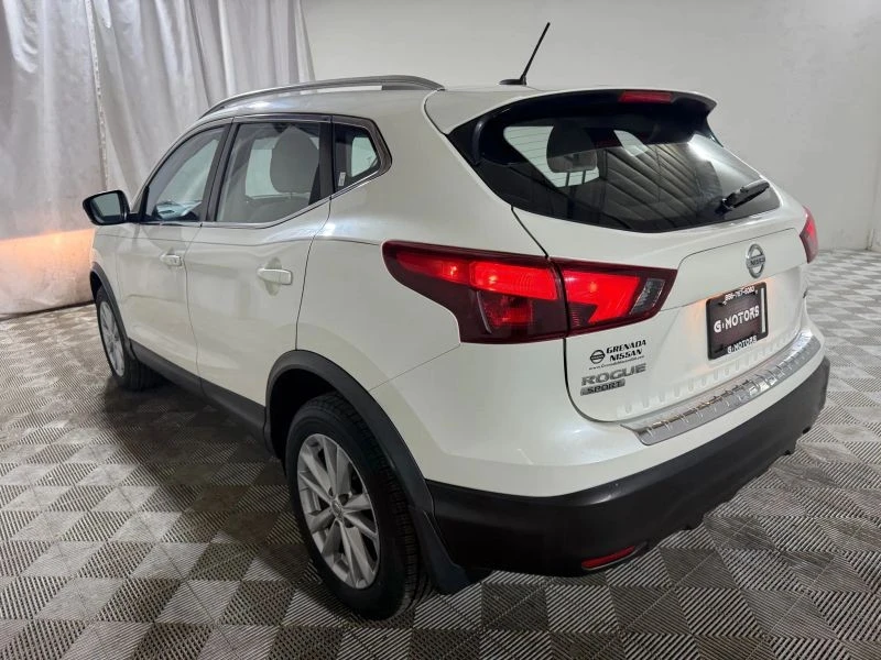 2018 Nissan Rogue - Image 5 of 12