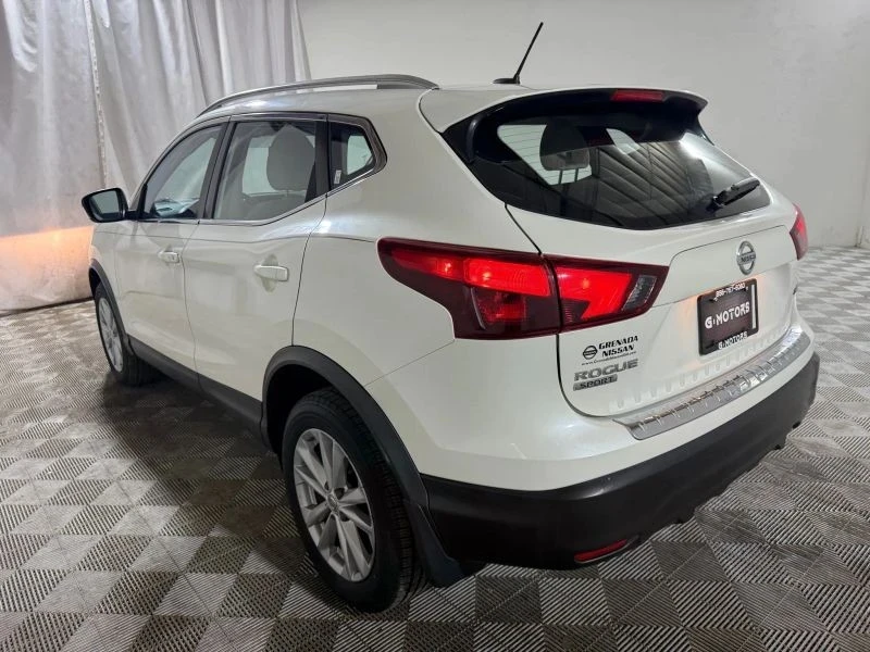 2018 Nissan Rogue - Image 5 of 12