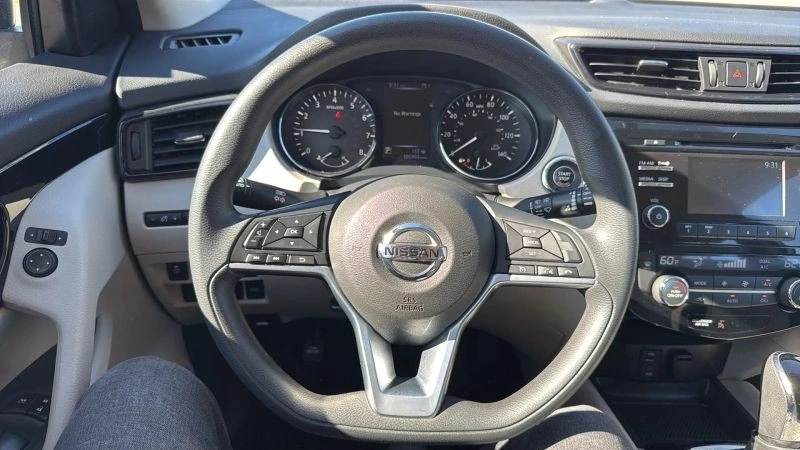 2018 Nissan Rogue - Image 10 of 12