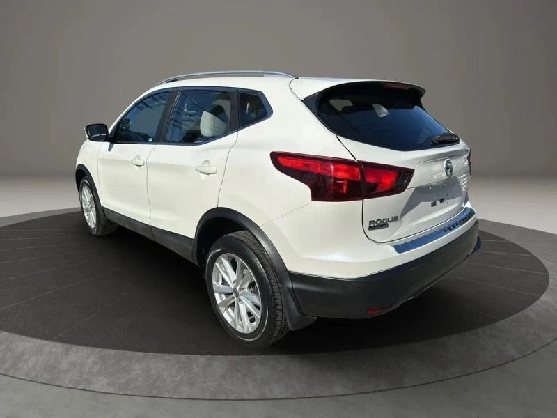 2018 Nissan Rogue - Image 7 of 12