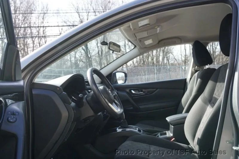 2018 Nissan Rogue - Image 10 of 12