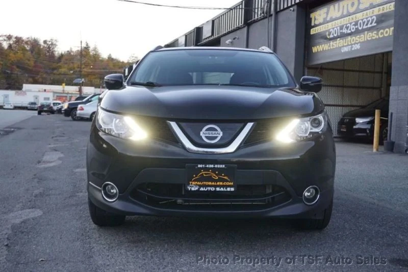 2018 Nissan Rogue - Image 2 of 12
