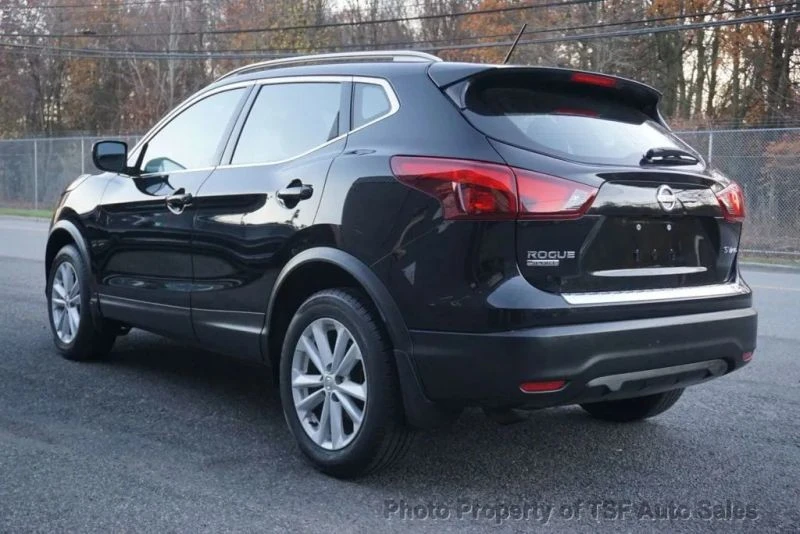 2018 Nissan Rogue - Image 5 of 12
