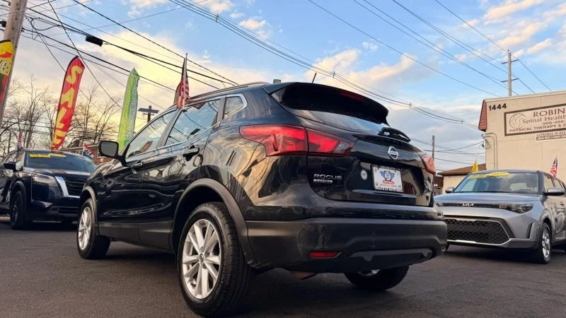 2018 Nissan Rogue - Image 8 of 12