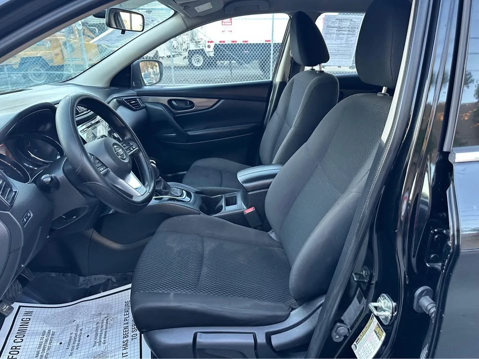 2018 Nissan Rogue - Image 9 of 13
