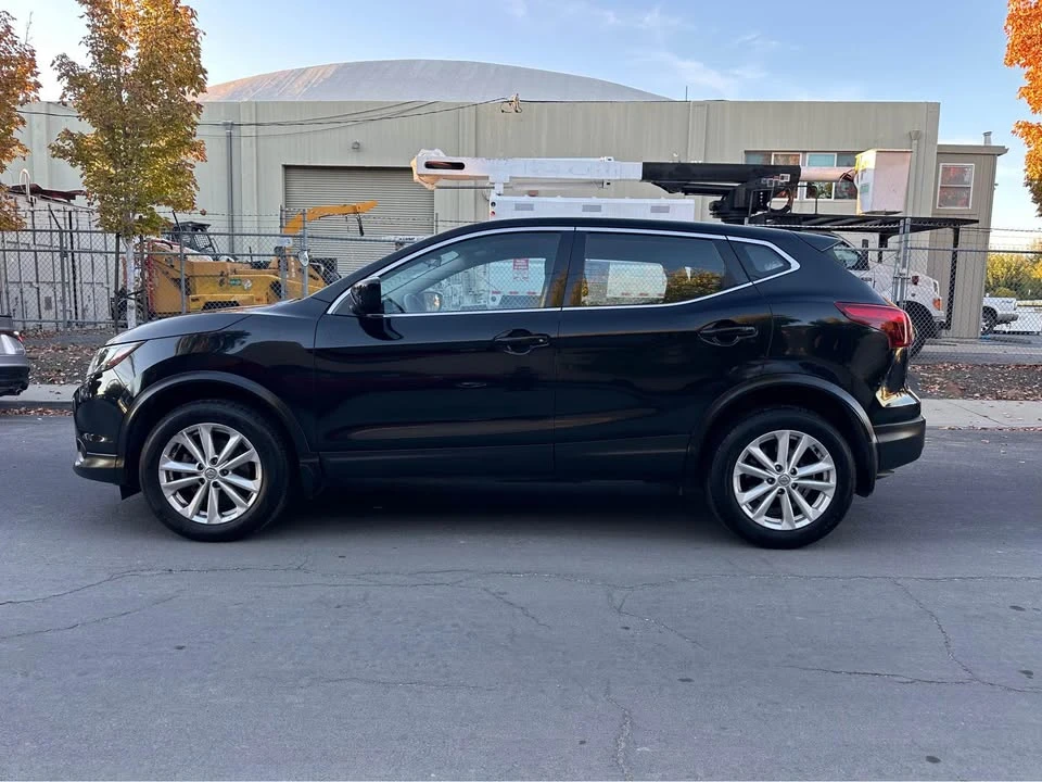 2018 Nissan Rogue - Image 5 of 13