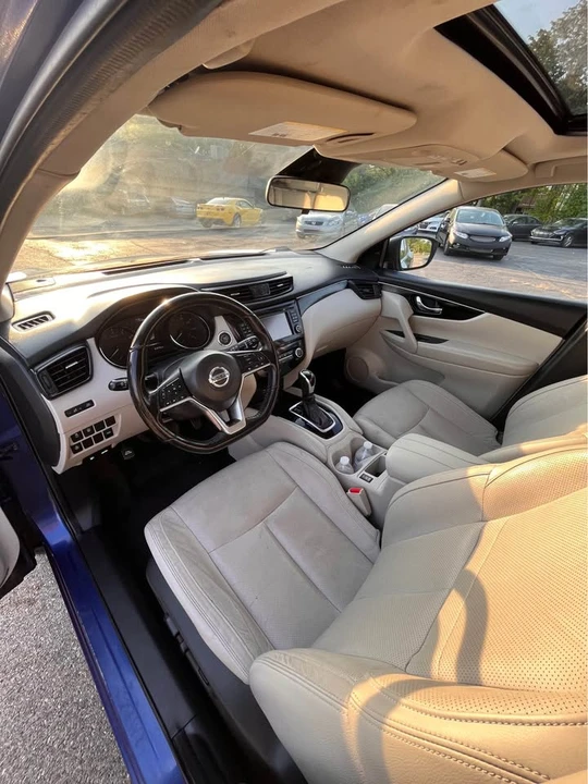 2018 Nissan Rogue - Image 17 of 20