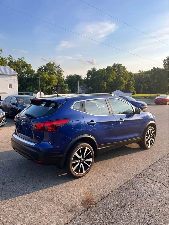2018 Nissan Rogue - Image 10 of 20
