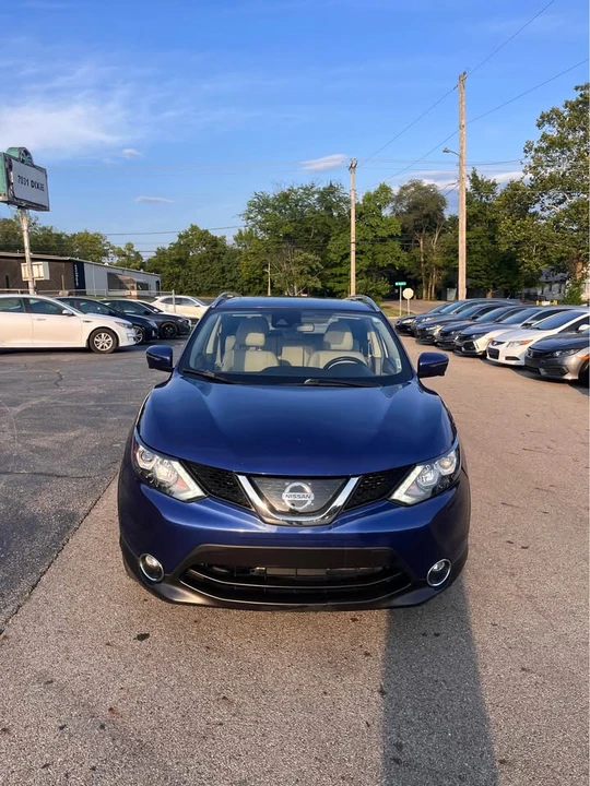 2018 Nissan Rogue - Image 3 of 20
