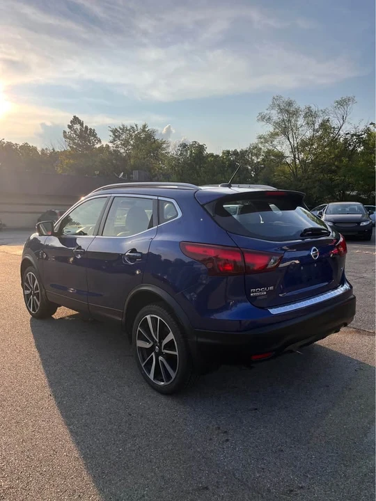 2018 Nissan Rogue - Image 11 of 20