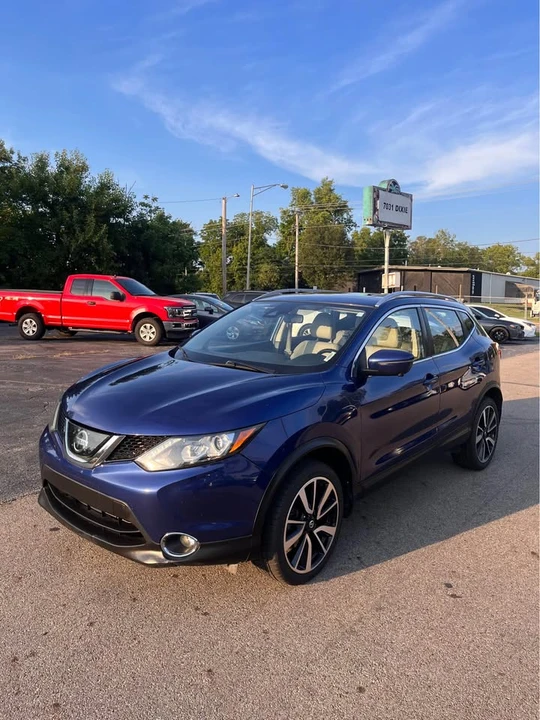 2018 Nissan Rogue - Image 8 of 20