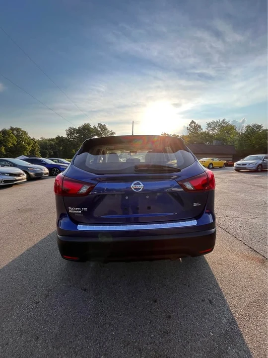 2018 Nissan Rogue - Image 13 of 20