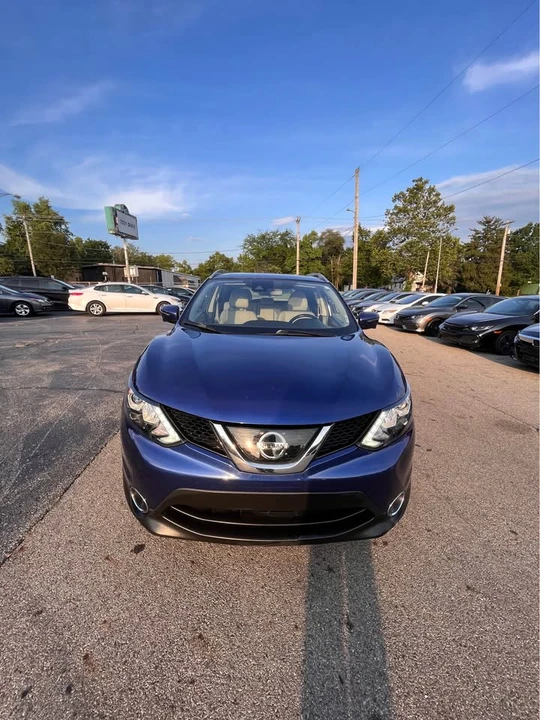 2018 Nissan Rogue - Image 2 of 20