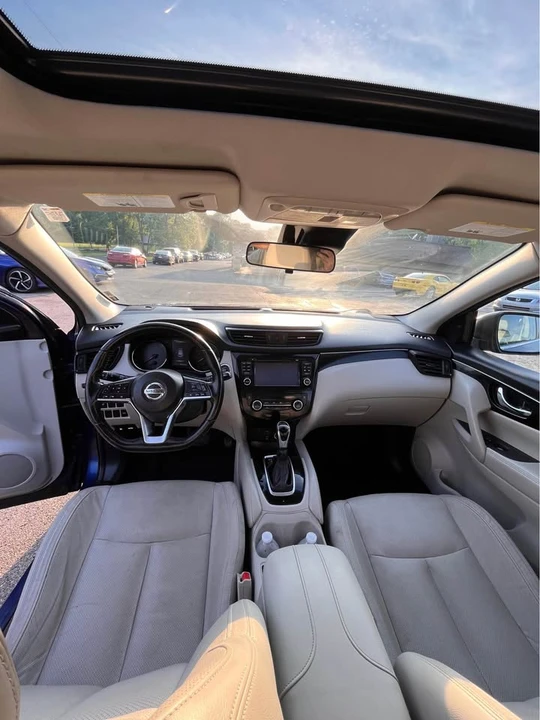 2018 Nissan Rogue - Image 16 of 20