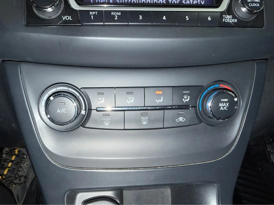 2018 Nissan Sentra 7th Gen - Image 13 of 19