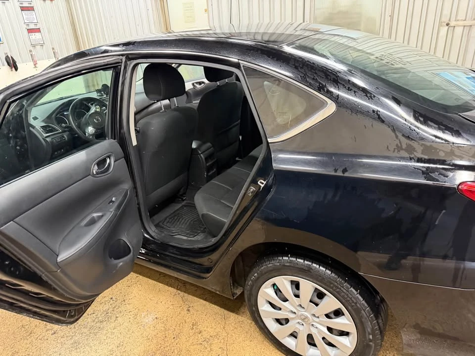 2018 Nissan Sentra 7th Gen - Image 18 of 19