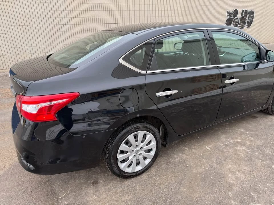 2018 Nissan Sentra 7th Gen - Image 9 of 19