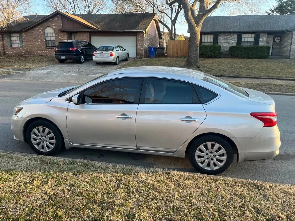 2018 Nissan Sentra 7th Gen - Image 2 of 10