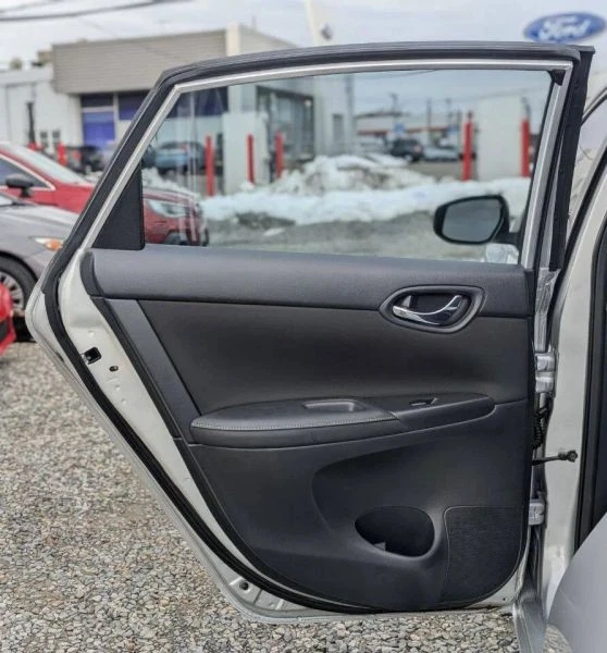 2018 Nissan Sentra 7th Gen - Image 11 of 12