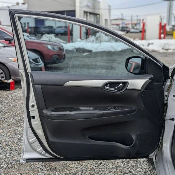 2018 Nissan Sentra 7th Gen - Image 9 of 12