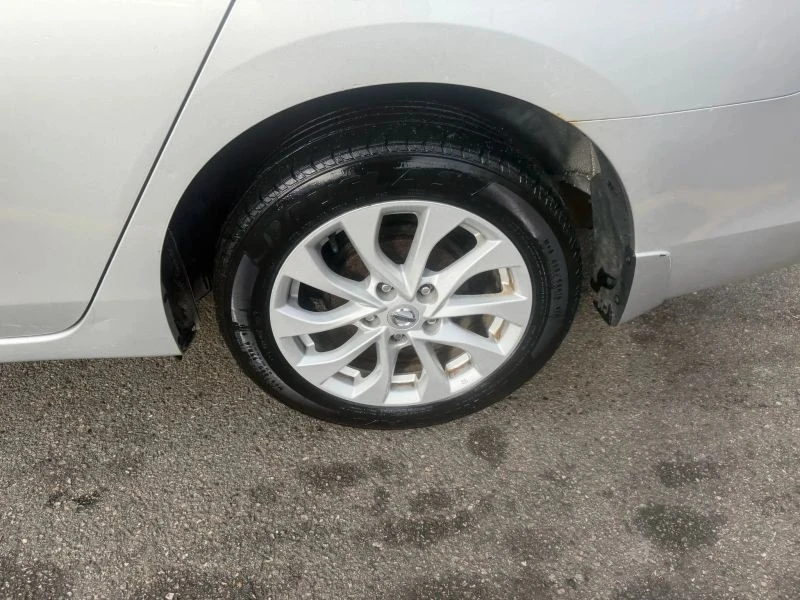 2018 Nissan Sentra 7th Gen - Image 9 of 12
