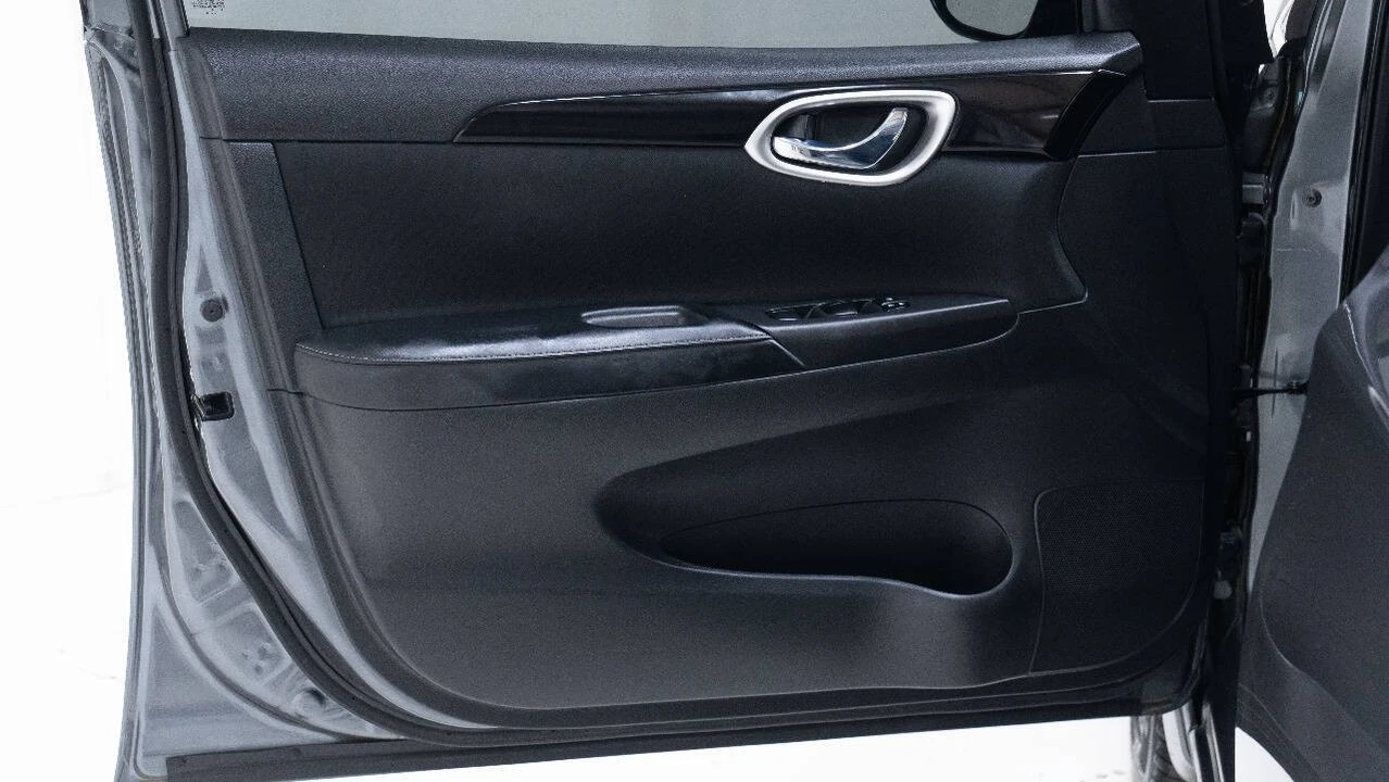 2018 Nissan Sentra 7th Gen - Image 18 of 21