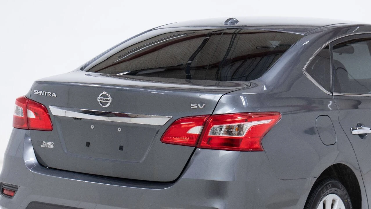 2018 Nissan Sentra 7th Gen - Image 15 of 21