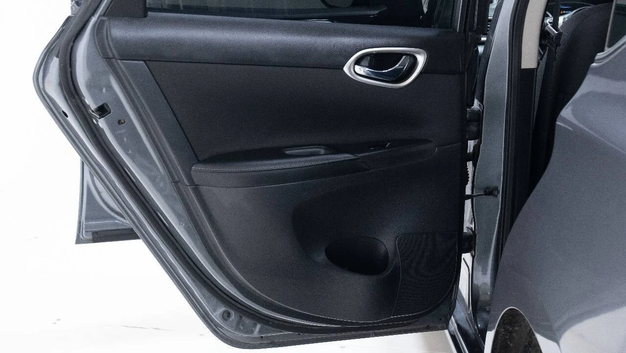 2018 Nissan Sentra 7th Gen - Image 17 of 21