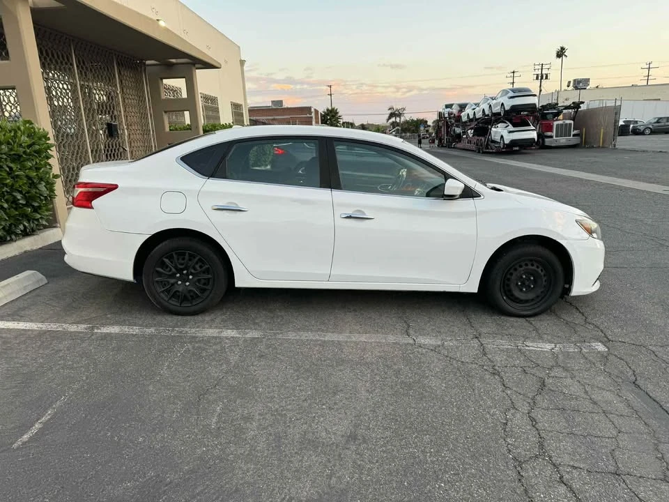 2018 Nissan Sentra 7th Gen - Image 3 of 10