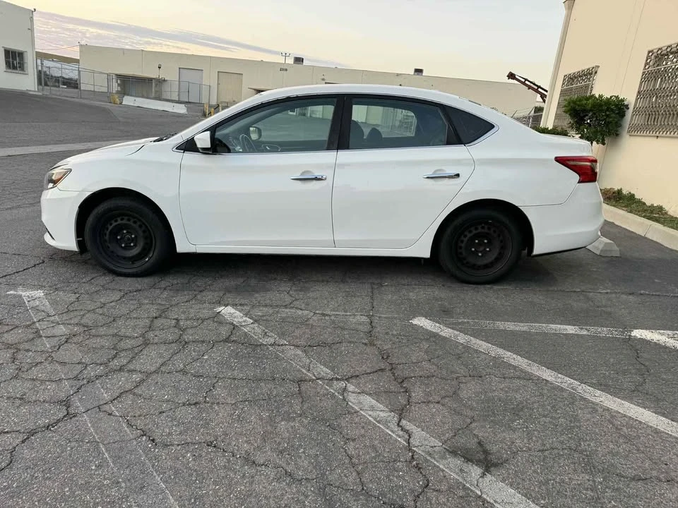 2018 Nissan Sentra 7th Gen - Image 5 of 10