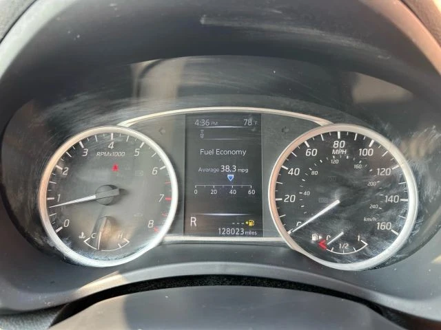 2018 Nissan Sentra 7th Gen - Image 16 of 21