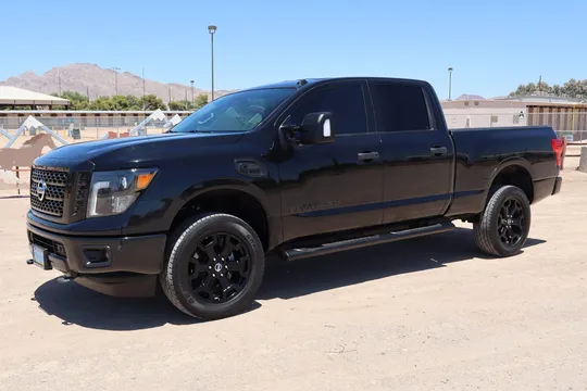 2018 Nissan Titan XD SV Crew Cab Cummins 4×4