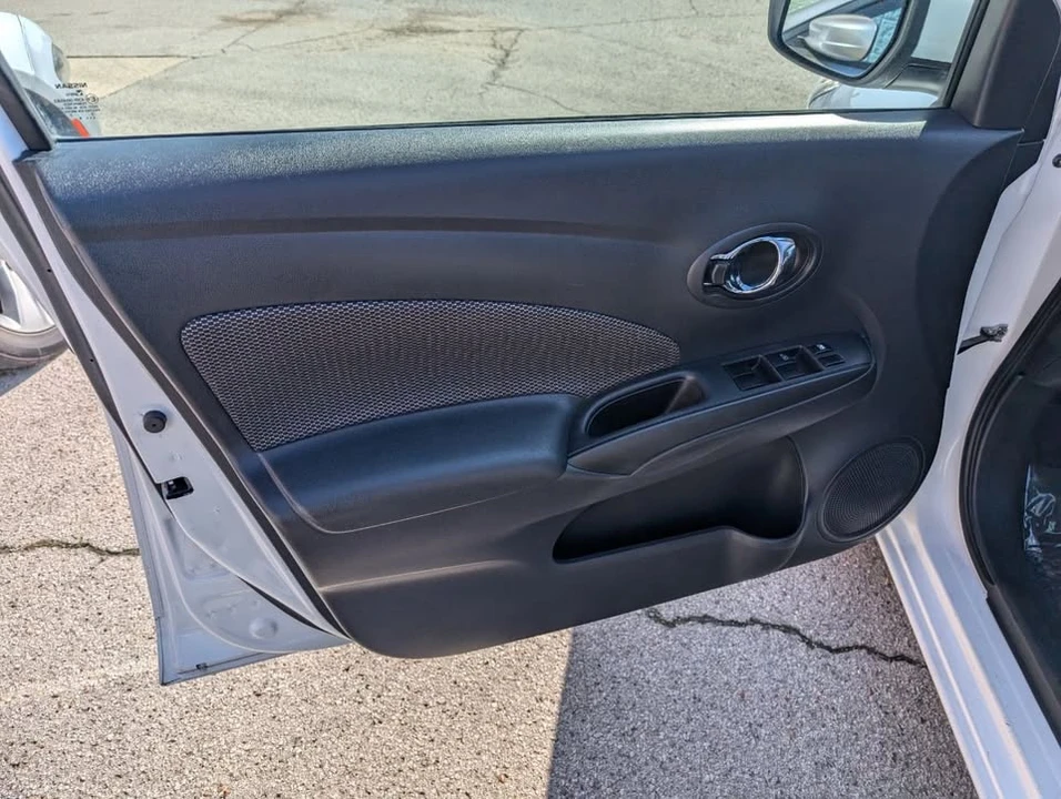 2018 Nissan Versa - Image 11 of 20
