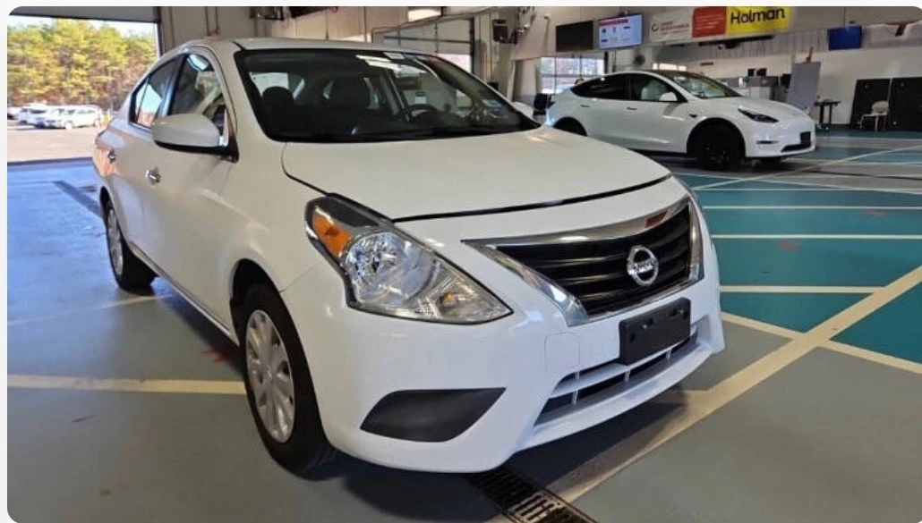 2018 Nissan Versa - Image 8 of 11