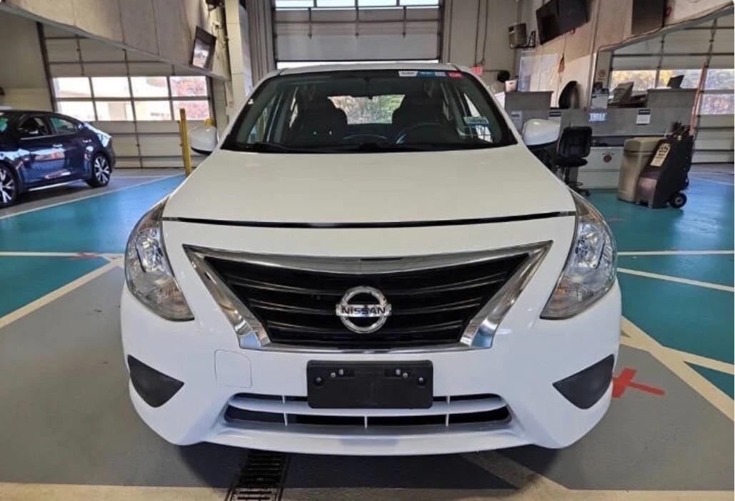 2018 Nissan Versa - Image 9 of 11