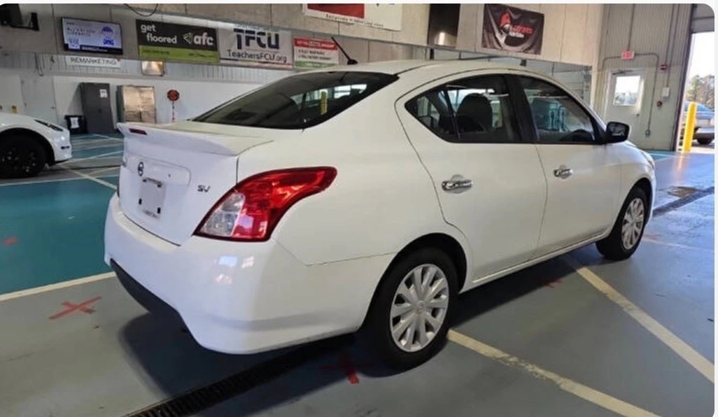 2018 Nissan Versa - Image 7 of 11
