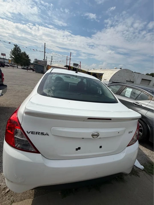 2018 Nissan Versa - Image 4 of 5