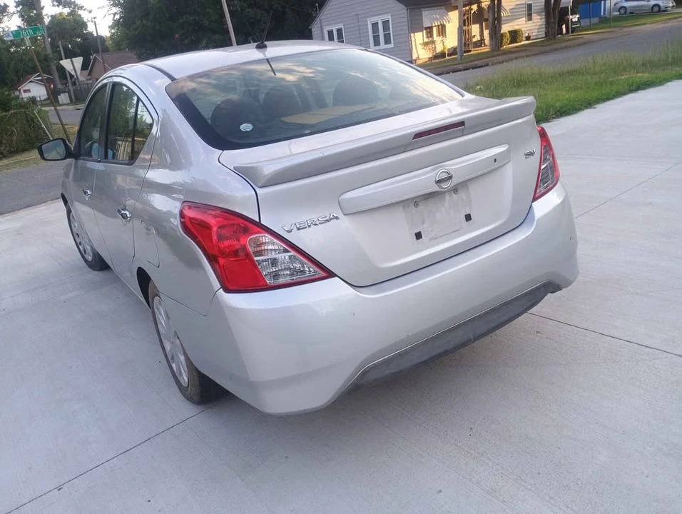 2018 Nissan Versa - Image 3 of 3